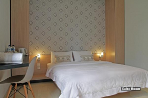 Отель Plaza 54 Residence  Джакарта